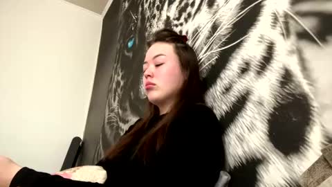 Hanna here Welcome  online show from 13, 5, 2026