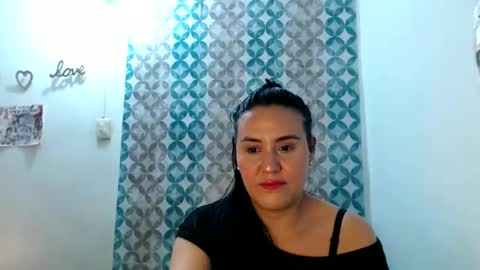 bella_florx online show from 29, 10, 2025