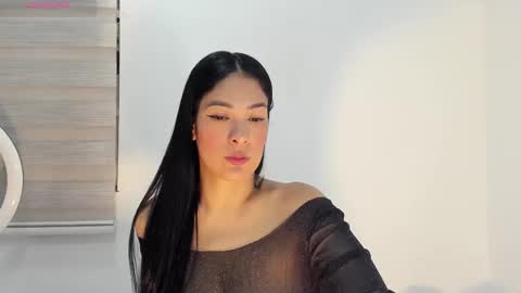 Laura online show from 12, 11, 2025