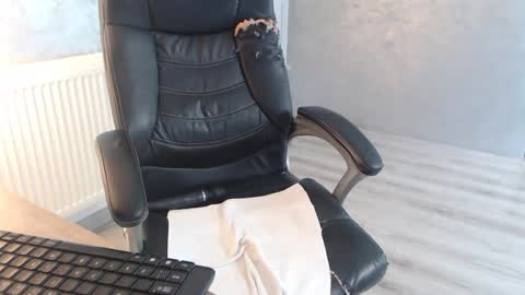 Snapshot of bella_miax chatting on 17, 12, 2024 online show from 17, 12, 2024