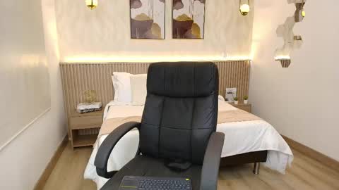 bella_millers online show from 4, 5, 2026