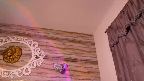 Snapshot of bella_salvatore chatting on 4, 10, 2025     online show from 4, 10, 2025