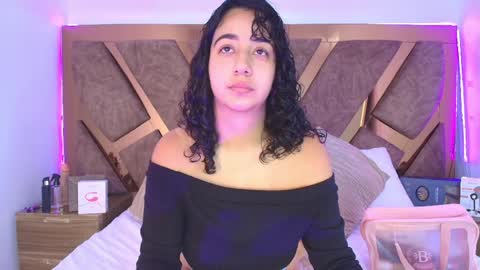 Snapshot of bella_swwan_ chatting on 11, 4, 2026 Bella Swwan online show from 11, 4, 2026