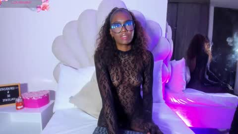 Bella Dajud online show from 25, 9, 2025