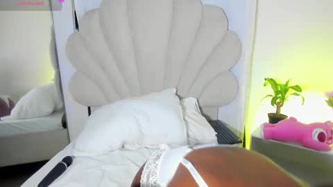 Bella Dajud online show from 24, 3, 2026