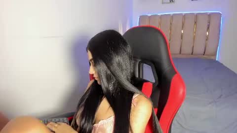 bellaastorm online show from 30, 7, 2026