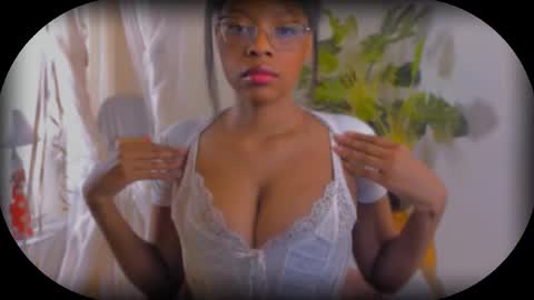 Bellah Blakes-Sarah Scrumptious Lee online show from 19, 9, 2025