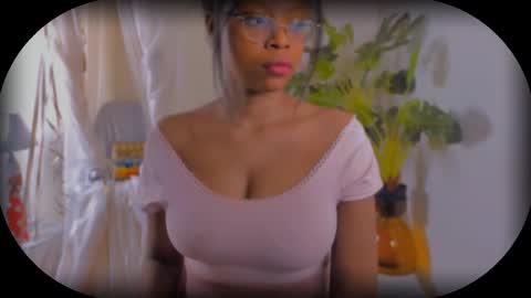 Bellah Blakes-Sarah Scrumptious Lee online show from 20, 9, 2025