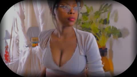 Bellah Blakes-Sarah Scrumptious Lee online show from 21, 9, 2025