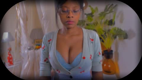 Bellah Blakes-Sarah Scrumptious Lee online show from 10, 10, 2025