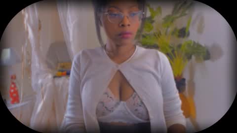 Bellah Blakes-Sarah Scrumptious Lee online show from 23, 10, 2025