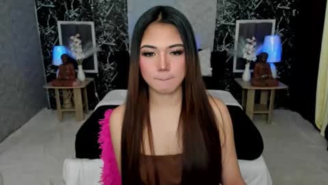 Snapshot of bellabrown_19xxx chatting on 10, 10, 2025 Bella online show from 10, 10, 2025