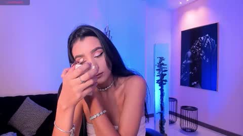  Bella C  online show from 14, 11, 2025