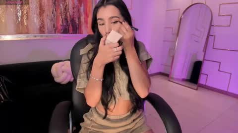  Bella C  online show from 18, 11, 2025