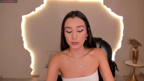  Bella C  online show from 18, 7, 2026