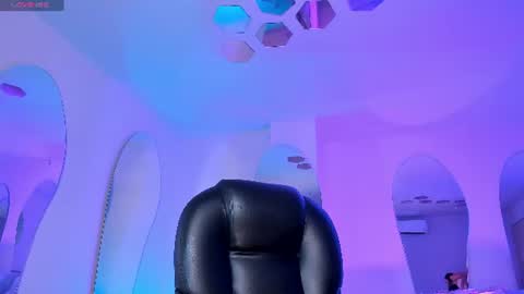  Bella C  online show from 21, 7, 2026