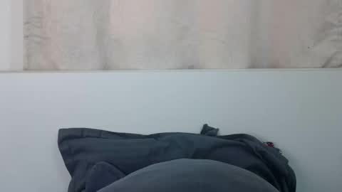 Snapshot of bellacrystall chatting on 24, 11, 2025 bellacrystall online show from 24, 11, 2025