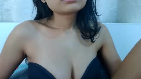 Snapshot of bellacrystall chatting on 28, 2, 2026 bellacrystall online show from 28, 2, 2026