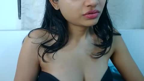 Snapshot of bellacrystall chatting on 3, 3, 2026 bellacrystall online show from 3, 3, 2026