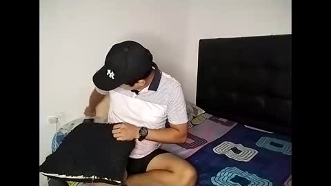 Paola 22 and Andres 24 online show from 20, 1, 2025