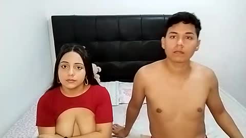 Paola 22 and Andres 24 online show from 14, 2, 2025