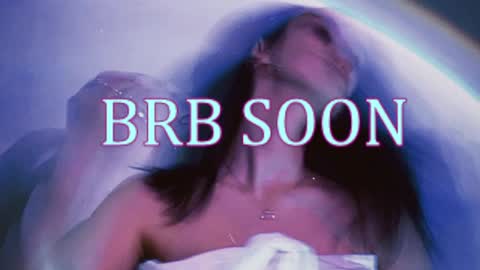 bellaparker_ online show from 8, 5, 2026