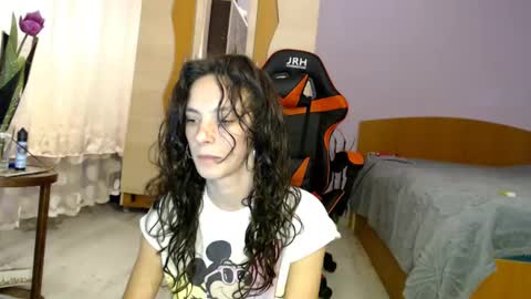 bellaqueen0701 online show from 9, 3, 2025