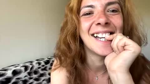 bellaqueen0701 online show from 27, 5, 2026