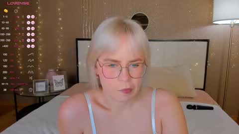 Bella online show from 18, 10, 2025