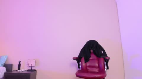 Snapshot of bellawild_ chatting on 17, 3, 2026 Bella Wild online show from 17, 3, 2026