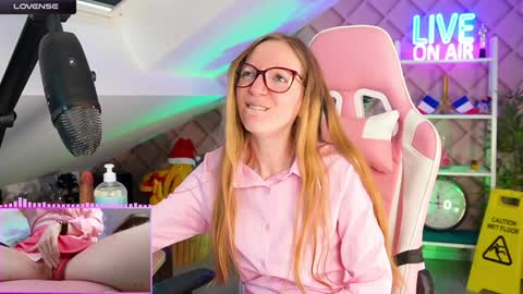 Snapshot of belle_alice chatting on 6, 1, 2025 Alice online show from 6, 1, 2025