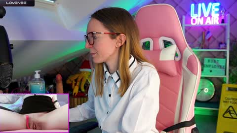 Snapshot of belle_alice chatting on 4, 2, 2025 Alice online show from 4, 2, 2025