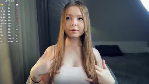 Bella online show from 5, 10, 2025