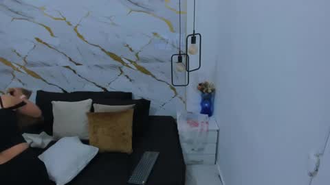 Bellota Flak online show from 4, 2, 2025