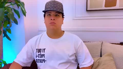 bennett_alejoo online show from 24, 7, 2026