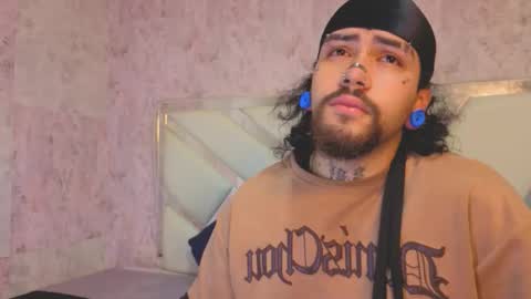 Snapshot of benny_and_mark chatting on 22, 3, 2026 Benny and Mark online show from 22, 3, 2026