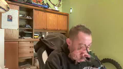 Snapshot of benochau chatting on 27, 3, 2026 benochau online show from 27, 3, 2026