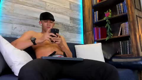 Snapshot of bento_fox chatting on 15, 5, 2026 bento_fox online show from 15, 5, 2026