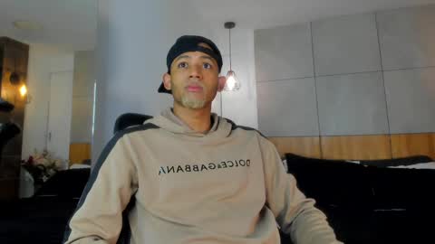 Snapshot of bento_fox chatting on 4, 6, 2026 bento_fox online show from 4, 6, 2026