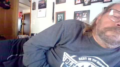 Snapshot of bergeeric1970 chatting on 3, 12, 2025 bergeeric1970 online show from 3, 12, 2025