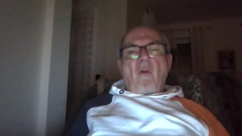 bernard1102 online show from 1, 1, 2025