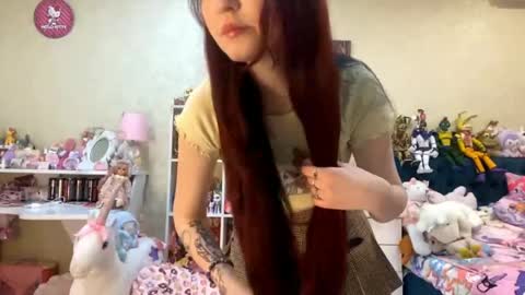 Eva  online show from 25, 4, 2026