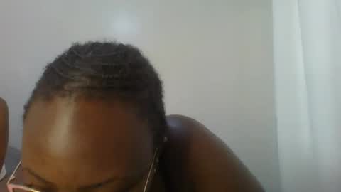 berries_lee online show from 11, 3, 2025