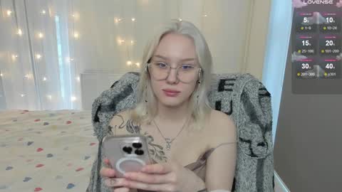 Snapshot of best_trip chatting on 30, 1, 2025 Danny and Kira online show from 30, 1, 2025