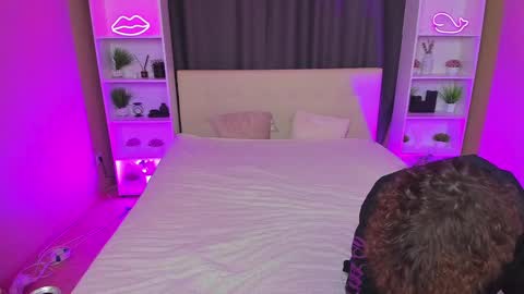 Snapshot of best_trip chatting on 13, 2, 2025 Danny and Kira online show from 13, 2, 2025