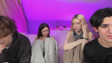 Snapshot of best_trip chatting on 2, 3, 2025 Danny and Kira online show from 2, 3, 2025