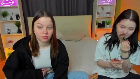 Snapshot of best_trip chatting on 3, 3, 2025 Danny and Kira online show from 3, 3, 2025