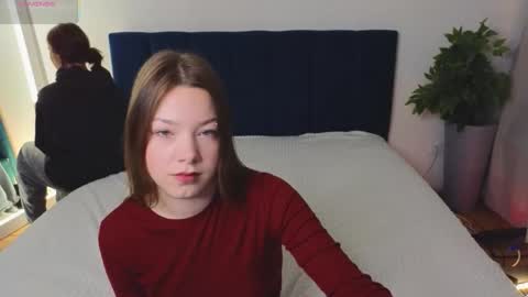 Snapshot of best_trip chatting on 7, 10, 2025 Danny and Kira online show from 7, 10, 2025