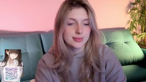 Snapshot of best_trip chatting on 11, 10, 2025 Danny and Kira online show from 11, 10, 2025