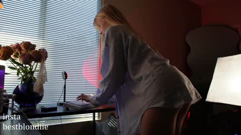 Chloe Next stream on Friday online show from 3, 1, 2025